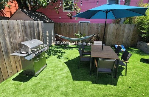San Jacinto House | 18Th Street - Galveston Seawall Close to Attractions! Remodeled!