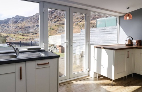 Tanygrisiau Cottage | 19 CWMORTHIN ROAD, with open fire in Tanygrisiau