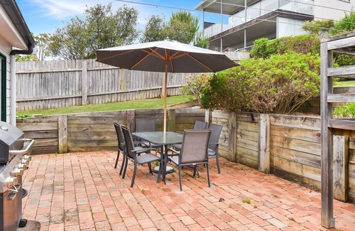 Bermagui House | 19 George Lane - Enjoy the water views from the sitting room upstairs!