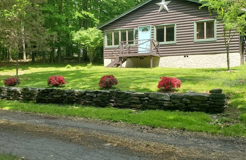 White Lake House | 1913 LOVE SHACK Bethel NY Cheap weekend Juke Box 6 BREWERIES