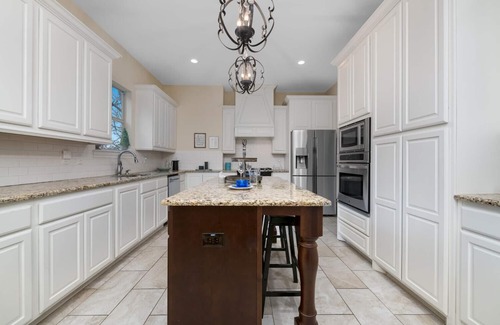 Brazos House | 1920's Sunny Gem - Downtown Waco Home