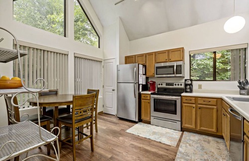 Jefferson Township Apartment | 1920 South Ridge Court