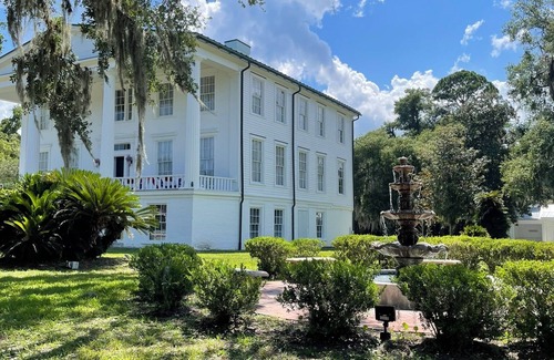 St. Marys House | 1921 Osborne Suite 7 A