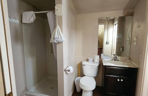 Williams Cabin | 1929 authentic Caboose Suite #2