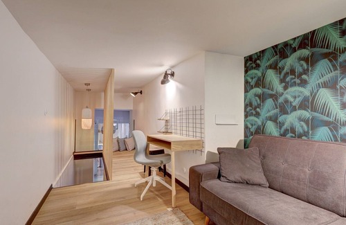 Quartier du Faubourg-Montmartre Apartment | 194 Suite Parisian house