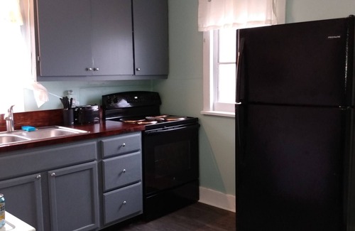 Savannah House | 1941 beach bungalow/short term corp rental/pets ok/all util 30+days