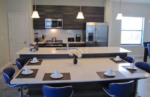 Haines City House | 194KB: Modern 6 Bedroom Pool Home Near Legoland