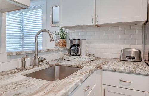 Isle of Palms Apartment | 1950s Beach Cottage Unit C