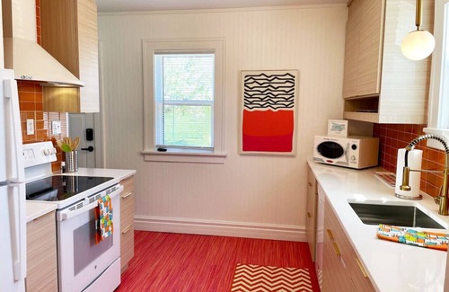 Cedar Rapids House | 1960s Gem-Close to Downtown & In a Quiet Area