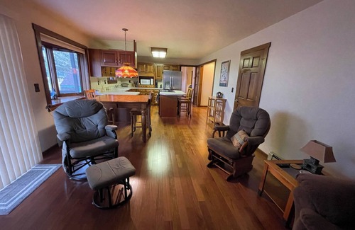 Helena House | 19th Hole Golf and Ski Getaway!