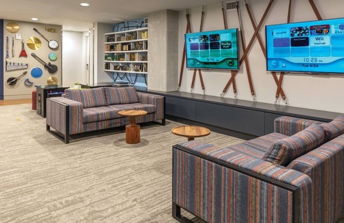 Civic District Resort | 1BD/Austin - Rooftop Pool & Firepit, BBQ!