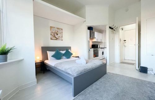 Rutherglen Apartment | 1Bd Glasgow Apartment