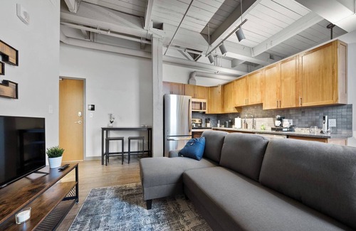 Downtown Cleveland Bed & Breakfast | 1bd Modern Loft in DT Cleveland