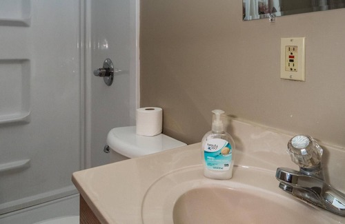 Helmsburg Cabin | 1BR, 1BA