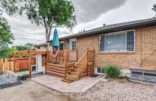 Broadmoor Apartment | 1BR 70's Inspired, Close To Broadmoor & Downtown