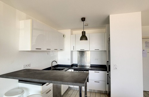 Carnon-Plage Apartment | 1BR Apartment for 4 in Carnon - Terrace, Garage, Steps from the Beach