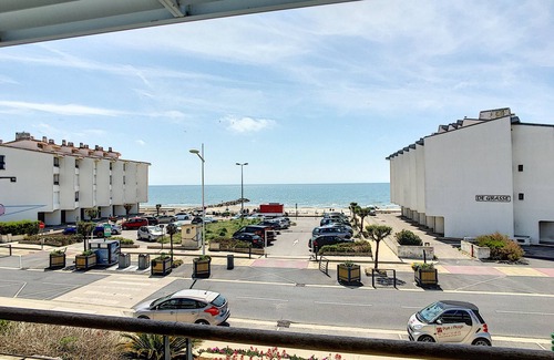 Carnon-Plage Apartment | 1BR Apartment for 4 in Carnon - Terrace, Garage, Steps from the Beach