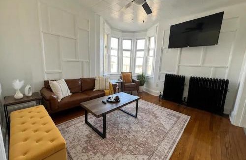 Seward Place Apartment | 1BR Apt 5mins to Proctors