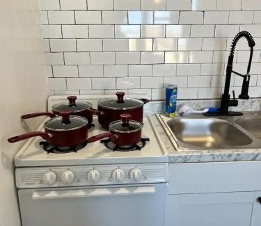 Seward Place Apartment | 1BR Apt 5mins to Proctors