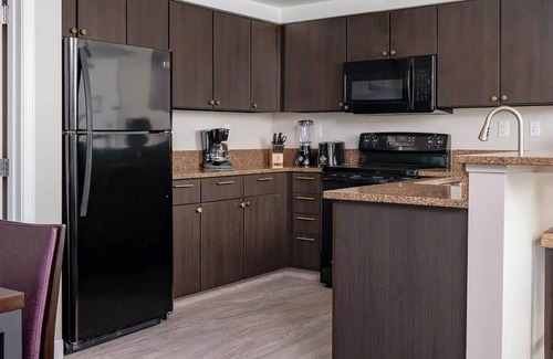 Anaheim Resort Condo | 1br Condo SoCal Thrill Seek in Theme Parks!