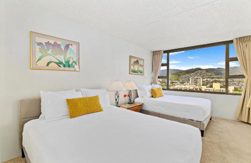 Waikiki Apartment | 1BR Condo with Beautiful Mountain Views and Free Parking!