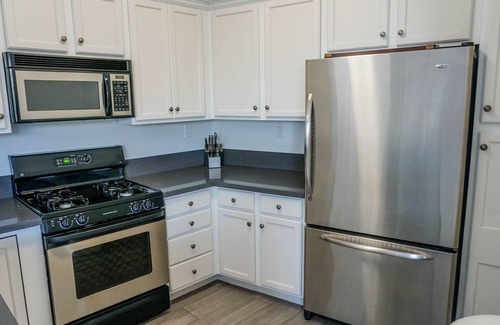 La Jolla Condo | 1BR Cozy La Jolla Condo, in a boutique building in the heart of Bird Rock