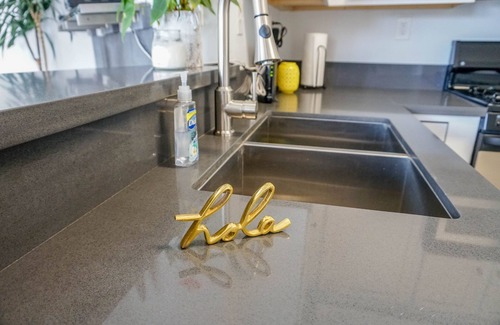 La Jolla Condo | 1BR Cozy La Jolla Condo, in a boutique building in the heart of Bird Rock
