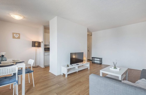 Quartier des Spectacles Apartment | 1BR Downtown MTL | Walk to Old Port