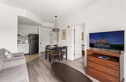 Florida Central Atlantic Coast Apartment | 1BR Free Shuttle to Disney Parks