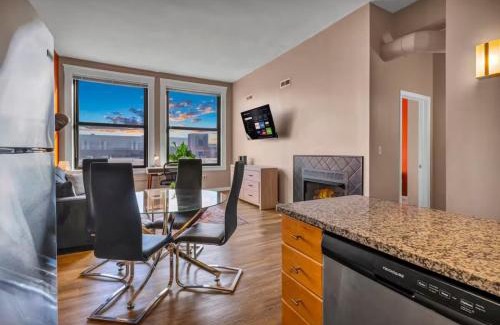 Downtown Cleveland Apartment | 1Br in Heart of Downtown, Sauna, Prime Location