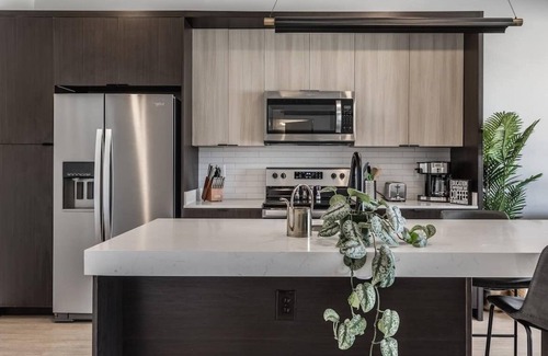 Mile Square Apartment | 1BR LUX DT Lively - Free Parking/Gym/Rooftop Pool