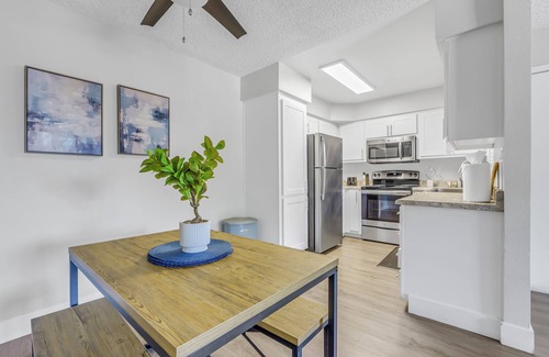 Mesa Apartment | 1BR/Pool/Gym/1 Mi To Banner Hospital