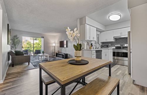 Mesa Apartment | 1BR/Pool/Gym/1 Mi To Banner Hospital