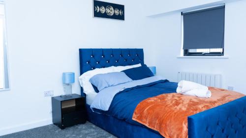 Burton on Trent Apartment | 1BR Sleeps 4, 3 mins from City centre & Local Gems