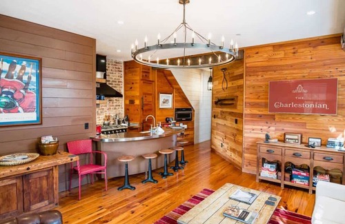 Cannonborough Elliotborough House | 1BR Suite in a Gorgeous Antebellum Mansion
