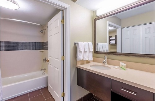 Anaheim Resort Resort | 1BR Suite w/Kitchen just 2 Miles from Disney Resort - Pets are Welcome