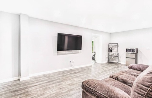 Atlanta Condo | 1BR w/ Fun (Pool Table), Film & Fitness Rooms!