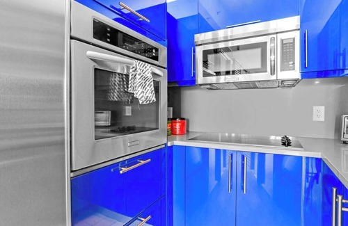 Central Beach Resort | 1BR W Residence, Great Intecoastal & City Skyline Views, Pool, Hot Tub