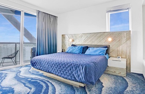 Central Beach Resort | 1BR W Residence, Great Intecoastal & City Skyline Views, Pool, Hot Tub