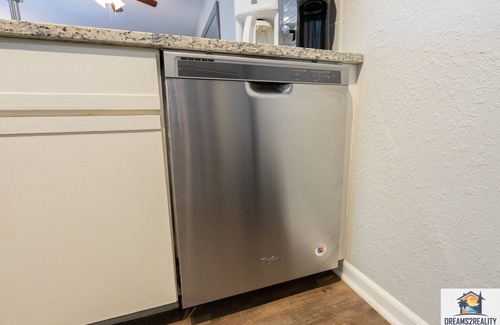 Table Rock Condo | 1BR WALK-IN~Pet Friendly ~ Resort Amenities ~ Fishing ~ FREE TICKETS INCLUDED! (PR40-9)