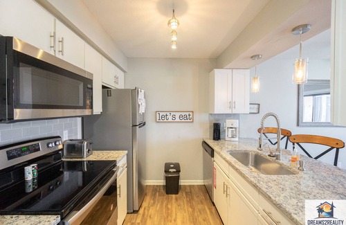 Table Rock Condo | 1BR WALK-IN~Pet Friendly ~ Resort Amenities ~ Fishing ~ FREE TICKETS INCLUDED! (PR40-10)