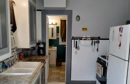 Eastside Promise Neighborhood House | 1mile of downtown, Riverwalk, AlamoDome, Conv. Ctr. & AT&T.