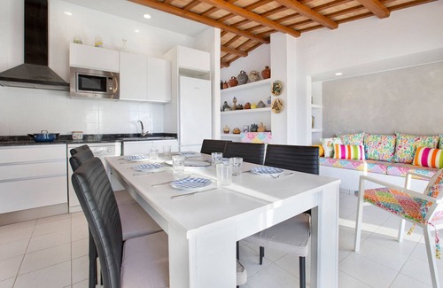 Llafranc Apartment | 1PAQ01 - Beautiful apartment in an idyllic location on the sea front opposite Llafranc beach with stunning sea views! Near restaurants, supermarkets and pharmacies.