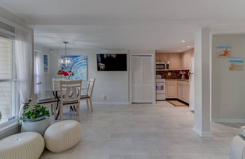 Ocean Grove Apartment | 1st Beach Block Luxury Gr. Floor Duplex - 3 houses from the Beach!