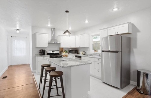 Pittsburgh House | 1st Fl Bedroom Fenced Yard Nearby Stadiums/DT