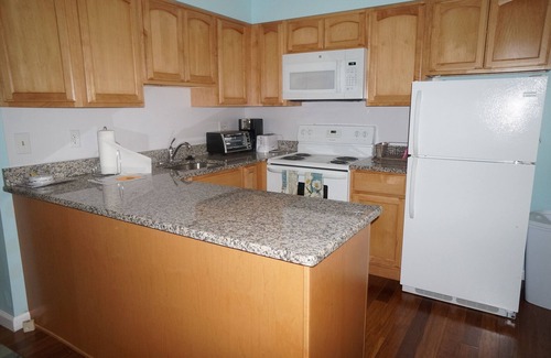 Sea Isle City Condo | 1st Floor 2 Bedroom 1 Bath Condo in the Heart of Sea Isle