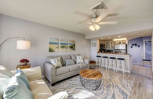 Isle of Palms Condo | 1st-floor condo with beach access, patio, & outdoor pool - snowbirds welcome