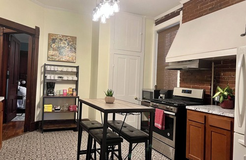 Old Louisville Apartment | 1st floor flat in historic Old Louisville mansion