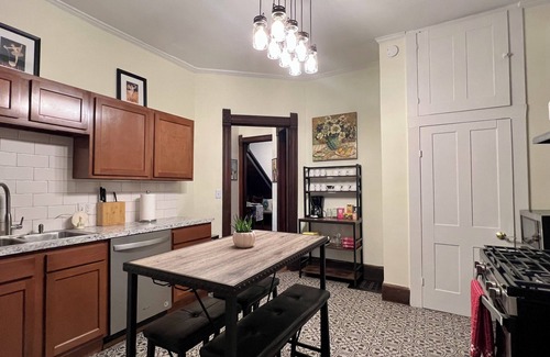 Old Louisville Apartment | 1st floor flat in historic Old Louisville mansion