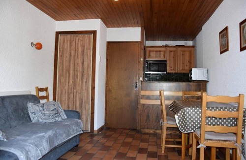 Pralognan-la-Vanoise Apartment | 1st floor, balcony, tv, ski locker, 24m², Pralognan-la-Vanoise